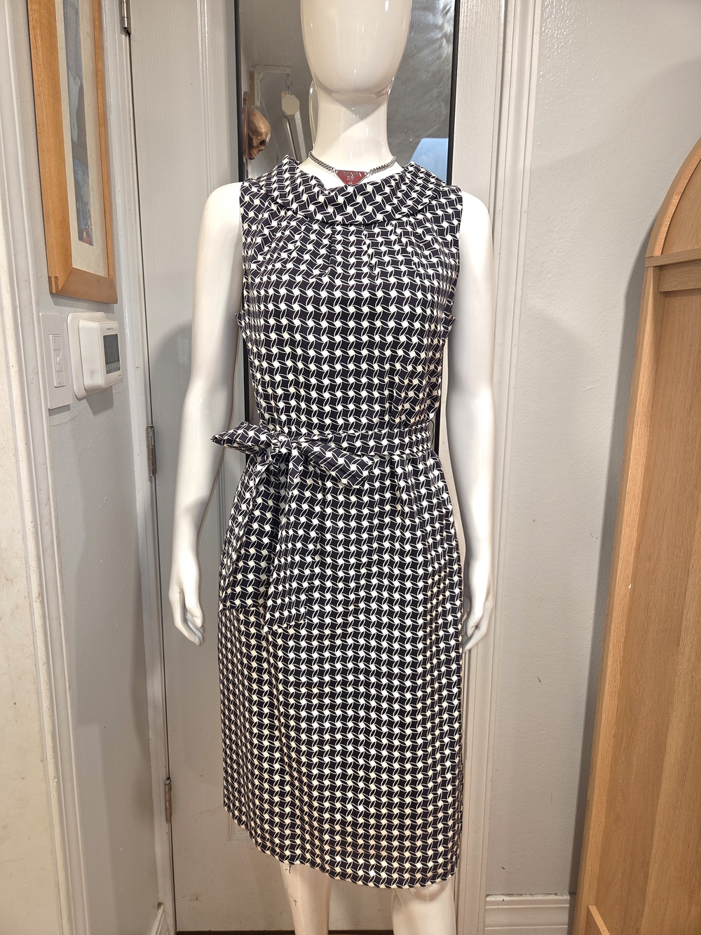 Talbots Elegant Black & White Geometric Tie-Waist Sheath Dress Sz 8